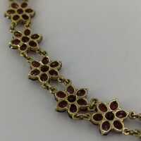 Schönes Damen Armband in Gold mit tiefroten böhmischen Granatsteinen