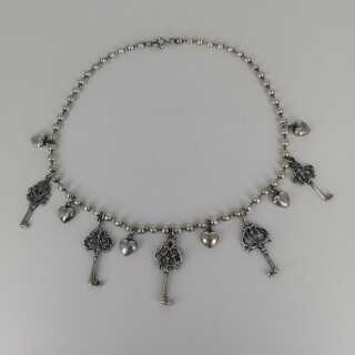 Charming chain in silver with keys and hearts