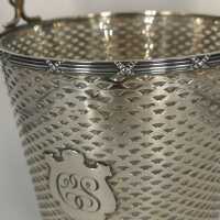 Ice bucket in sterling silver by Meriden Britannia USA...