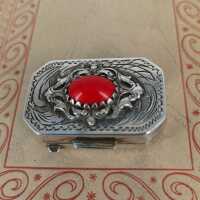 Beautiful octagonal pill box in silver set with a Sardegna coral