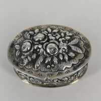 Pill box in solid silver from historicism around 1870/80
