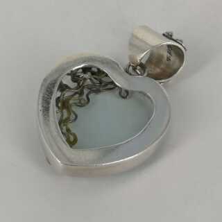 Romantic pendant in silver with rock crystal