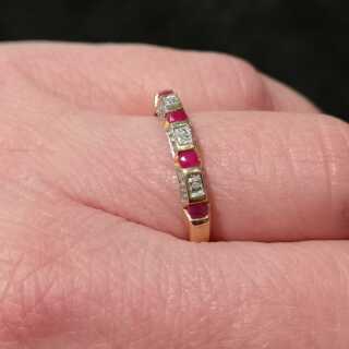 Pretty stackable ring in gold with precious stones from the 1950s