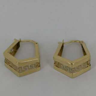Openwork geometric earrings in Art Deco style