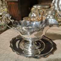 Sauce boat with matching tray in solid sterling silver from England
