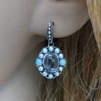 Beautiful ear studs in silver with pearls, opals and blue...