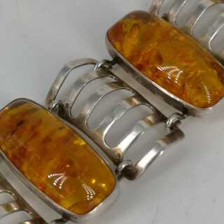 Solid Fishland Jewellery Bracelet in Silver with Amber