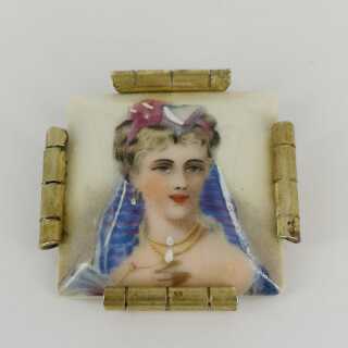 Antiker Damenschmuck - Annodazumal Antikschmuck: Art Deco Brosche in Porzellan kaufen