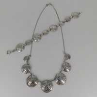 Elegant jewellery set in silver from the late Art Nouveau...