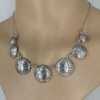 Elegant jewellery set in silver from the late Art Nouveau...