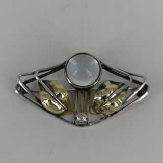 Art Nouveau Brooch in Gold and Platinum with Moonstone and Diamond