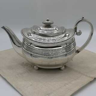 Antike Teekanne - Annodazumal Antikschmuck: Antike Teekanne in Silber kaufen