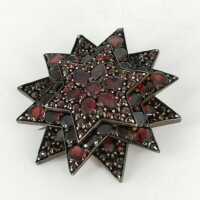 Rare Art Nouveau Brooch in Tombac with Bohemian Garnet...
