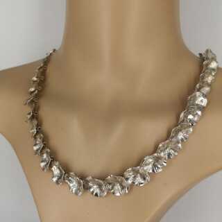 Antikschmuck für Damen - Annodazumal Antikschmuck: Art Deco Collier in Silber mit Blütendekor kaufen