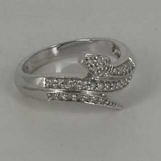Vintage Ladies Snake Ring in White Gold Set with Diamonds