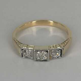 Art Deco Damen oder Herren Ring in Gold mit drei großen Brillanten