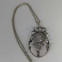 Vintage Schmuck in Silber - Annodazumal Antikschmuck: Halzkette mit Medaille in Silber kaufen