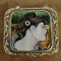 Square art nouveau box in gilded silver with finest enamel painting