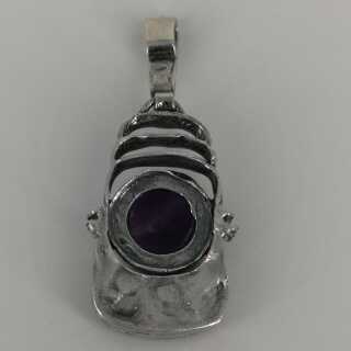 Modernism pendant in silver set with an amethyst cabochon