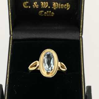Vintage Gold Ladies Ring with an Aquamarine from the 1950s