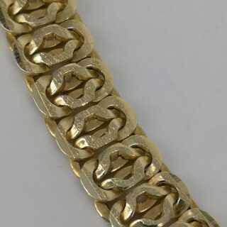 Fancy ladies designer bracelet in gold from the 1970/80s