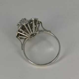 Vintage Ladies Ring Slingshot Star in White Gold with 16 Diamonds