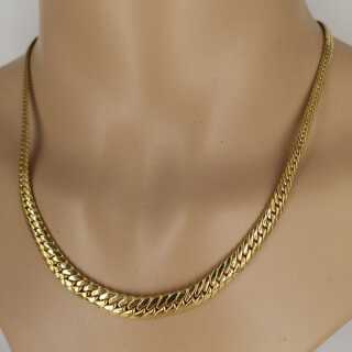 Elegant ladies necklace in gold in the form of a flat plate chain in the gradient