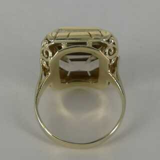 Art Deco ring in gold with a natural topaz around 1930