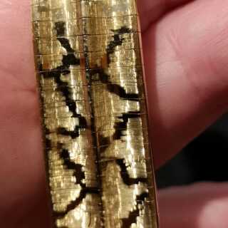 Magnificent solid gold handmade snakeskin pattern bracelet