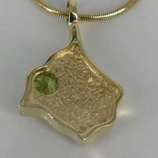 Solid Abstract Pendant with Chain in Gold with Modernism Peridot