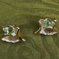 Modernism Abstract Gold Ear Studs with Peridot