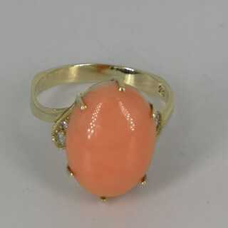 Ladies Ring in Gold with Angel Skin Coral and Diamonds
