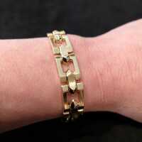 Magnificent link bracelet for ladies in gold from the 1960s
