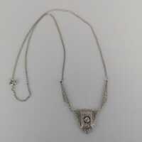 Delicate Art Deco necklace in silver with one diamond