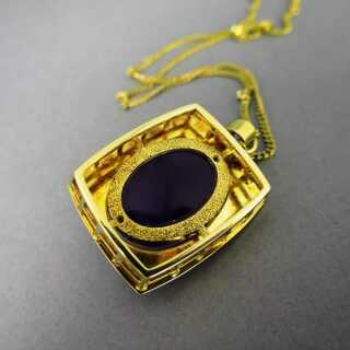 Pendant in gold with large amethyst cabochon and chain Modernism Design