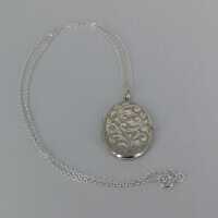 Oval locket with chain in silver for two photos