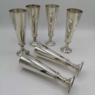 Elegant set of champagne flutes in solid silver in a timeless design