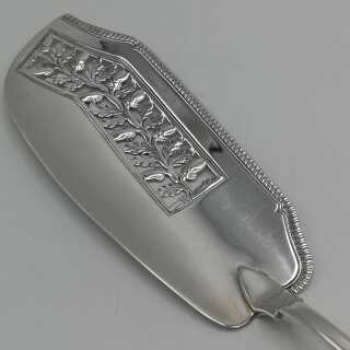 Antike Besteckteile - Annodazumal Antikschmuck: Viktorianischer Fischvorleger in Silber