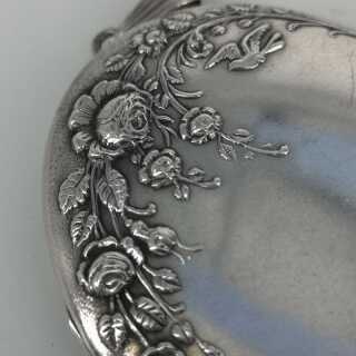 Ovales Jugendstil Medaillon in Silber mit Rosen- und Vogeldekor