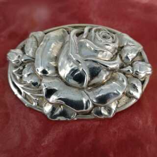 Beautiful art nouveau brooch in silver with roses decoration in handwork